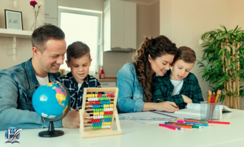 دور المرأة في المجتمع والأسرة
