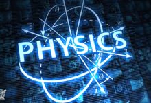 رسم توضيحي رقمي لكلمة "Physics" يبرز الرموز الفيزيائية، يعكس التداخل بين الفيزياء والتكنولوجيا، في سياق وظيفة الفيزياء الطبية.