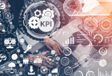 لوحة تحكم أداء الحاسوب مع رسوم بيانية ومؤشرات رقمية تعكس تحسين السرعة والكفاءة.