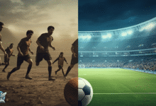 صورة تعبّر عن تطور كرة القدم من المباريات القديمة في الملاعب الترابية إلى الملاعب الحديثة المضيئة، تمثل رحلة تطور اللعبة عبر العصور.