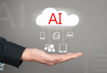 يد تمتد حاملة سحابة رقمية مكتوب عليها AI تمثل دور الذكاء الاصطناعي في الأتمتة وتأثيره على الوظائف.