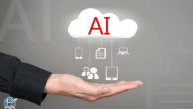 يد تمتد حاملة سحابة رقمية مكتوب عليها AI تمثل دور الذكاء الاصطناعي في الأتمتة وتأثيره على الوظائف.