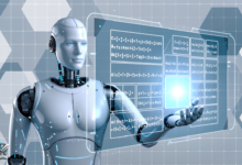 روبوت متقدم يعرض واجهة رقمية مليئة بالمعادلات والخوارزميات، في مشهد يرمز إلى التحديات والمخاطر المتقدمة للذكاء الاصطناعي.